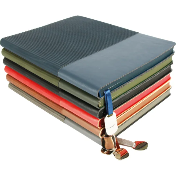 Σημειωματάριο Flexy από Δερματίνη με Βαμμένες Άκρες & Μεταλλική Λεπτομέρεια 15,5 x 21,5cm 40 τεμάχια Ριγέ κωδ. Sara