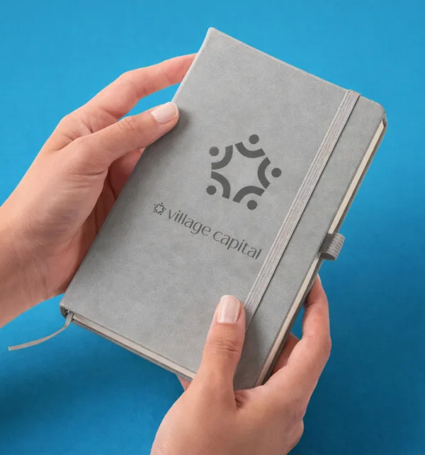 Σημειωματάριο από Πυρογραφική Δερματίνη με Λάστιχο 13x21cm Ριγέ 50 τεμάχια κωδ. GEB50