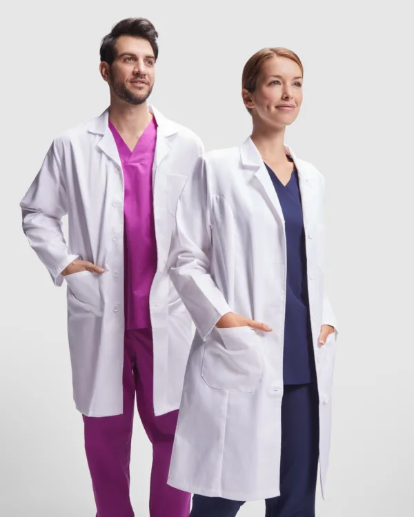 Roly Γυναικεία Mακρυμάνικη Ιατρική Ρόμπα VACCINE WOMAN κωδ. 9093 Roly Γυναικεία Mακρυμάνικη Ιατρική Ρόμπα VACCINE WOMAN κωδ. 9093