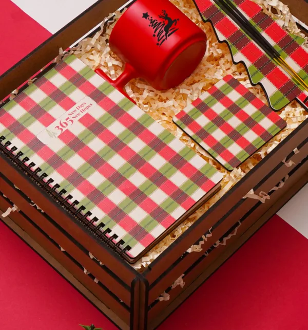 Χριστουγεννιάτικο Σετ Δώρου με Ξύλινο Σημειωματάριο, Σουβέρ, Κούπα & Αρωματικά Ξυλάκια κωδ. 97976 Χριστουγεννιάτικο Σετ Δώρου με Ξύλινο Σημειωματάριο, Σουβέρ, Κούπα & Αρωματικά Ξυλάκια κωδ. 97976