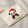 Χριστουγεννιάτικο Σετ Δώρου με Σχέδιο Panda, με Κούπα, Νεσεσέρ, Χιονόμπαλα, Μαγνητάκι & Κερί κωδ. 98553 Χριστουγεννιάτικο Σετ Δώρου με Σχέδιο Panda, με Κούπα, Νεσεσέρ, Χιονόμπαλα, Μαγνητάκι & Κερί κωδ. 98553