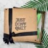 Just Don't Quit Σετ Δώρου με Μπουκάλι., Κούπα, Θήκη για Αρωματικό, Κερί & Ξύλινο Κουτί κωδ. M-2626G Just Don't Quit Σετ Δώρου με Μπουκάλι., Κούπα, Θήκη για Αρωματικό, Κερί & Ξύλινο Κουτί κωδ. M-2626G