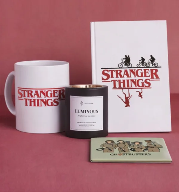 Gift Box Stranger Things με Ειδικό Ξύλινο Κουτί, Κούπα, Κερί, Σημειωματάριο & Σουβέρ κωδ. 03250