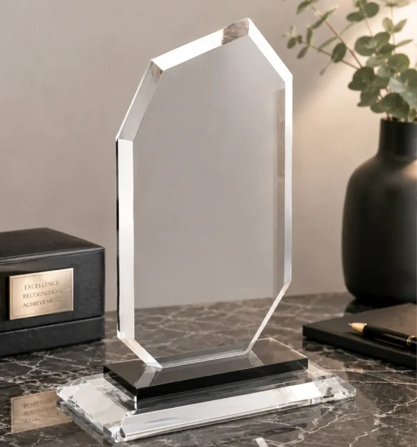 Κρυστάλλινo Βραβείο Διάφανο 12mm 12x21cm με Μαύρη Βάση κωδ. PB-350